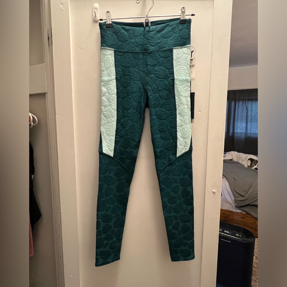 Twenty Montreal 3D Activewear Monstera Leggings